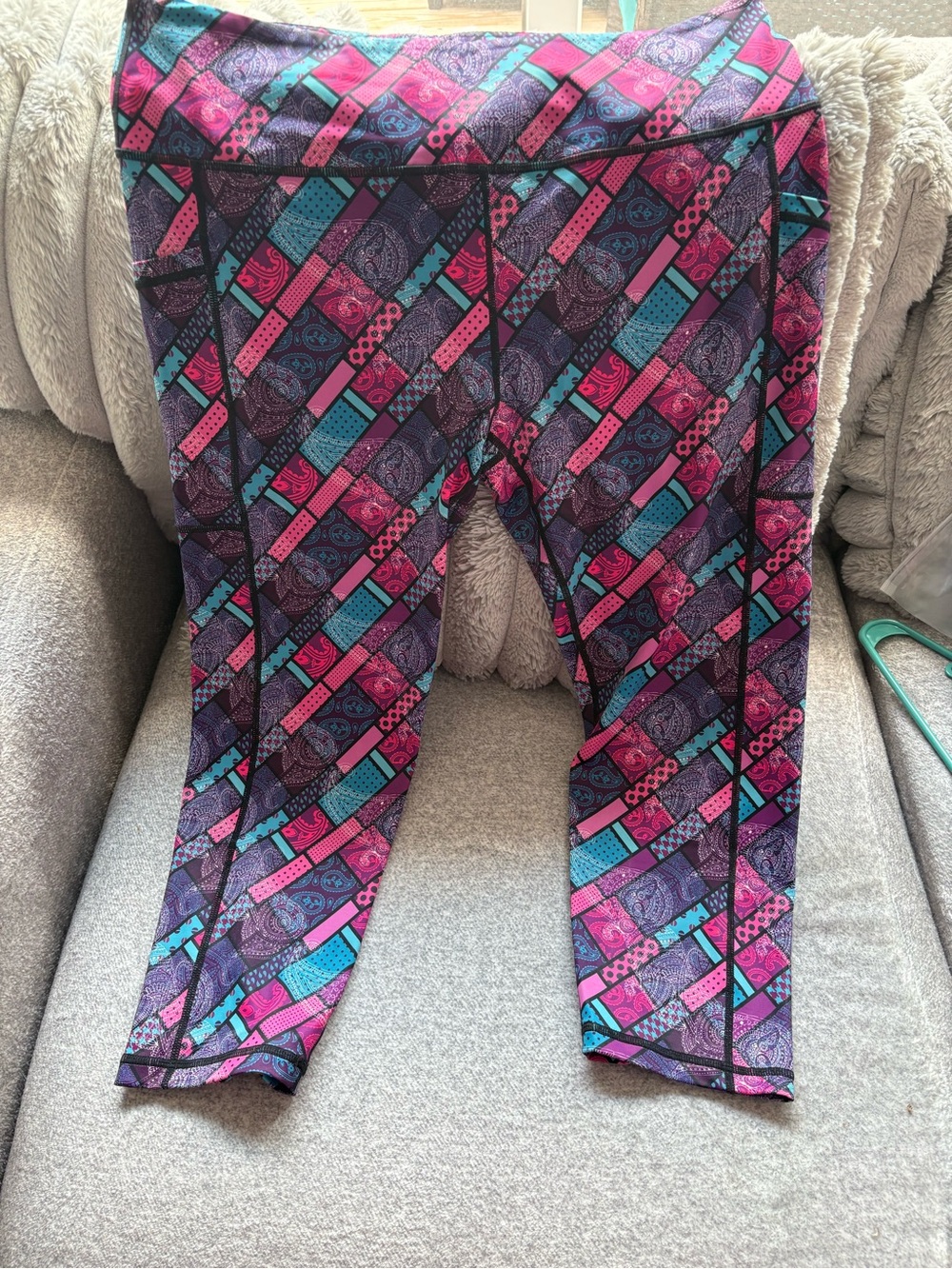 Constantly Varied Gear Paisley size XXL capris Never Worn
